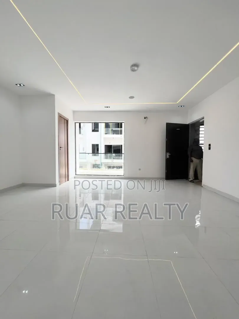 2bdrm Apartment in Lekki Expressway for sale in Lekki Expressway