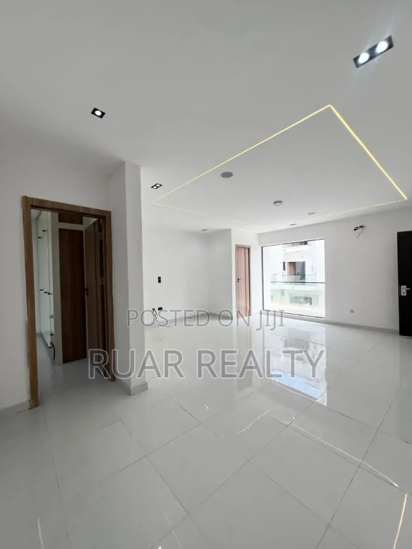 2bdrm Apartment in Lekki Expressway for sale in Lekki Expressway