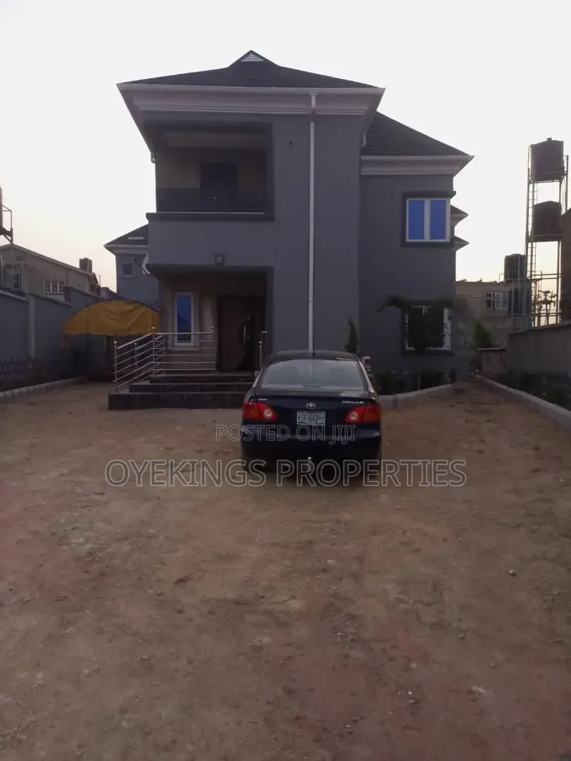 5bdrm Duplex in Ireakari Estate, Oluyole for sale in Oluyole