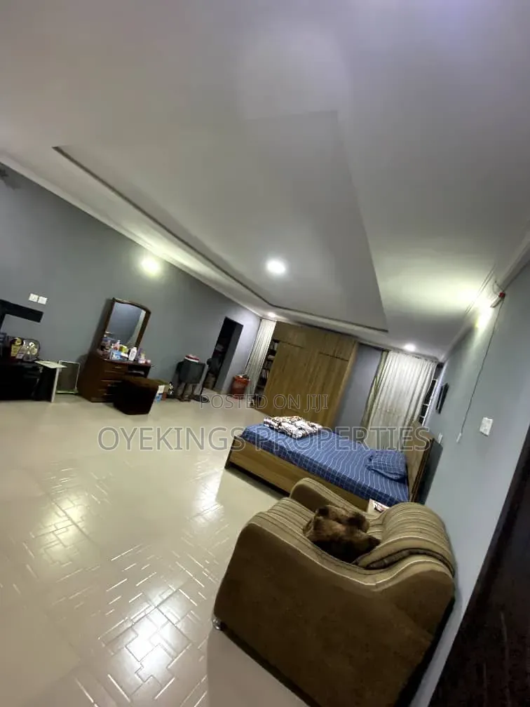 5bdrm Duplex in Ireakari Estate, Oluyole for sale in Oluyole