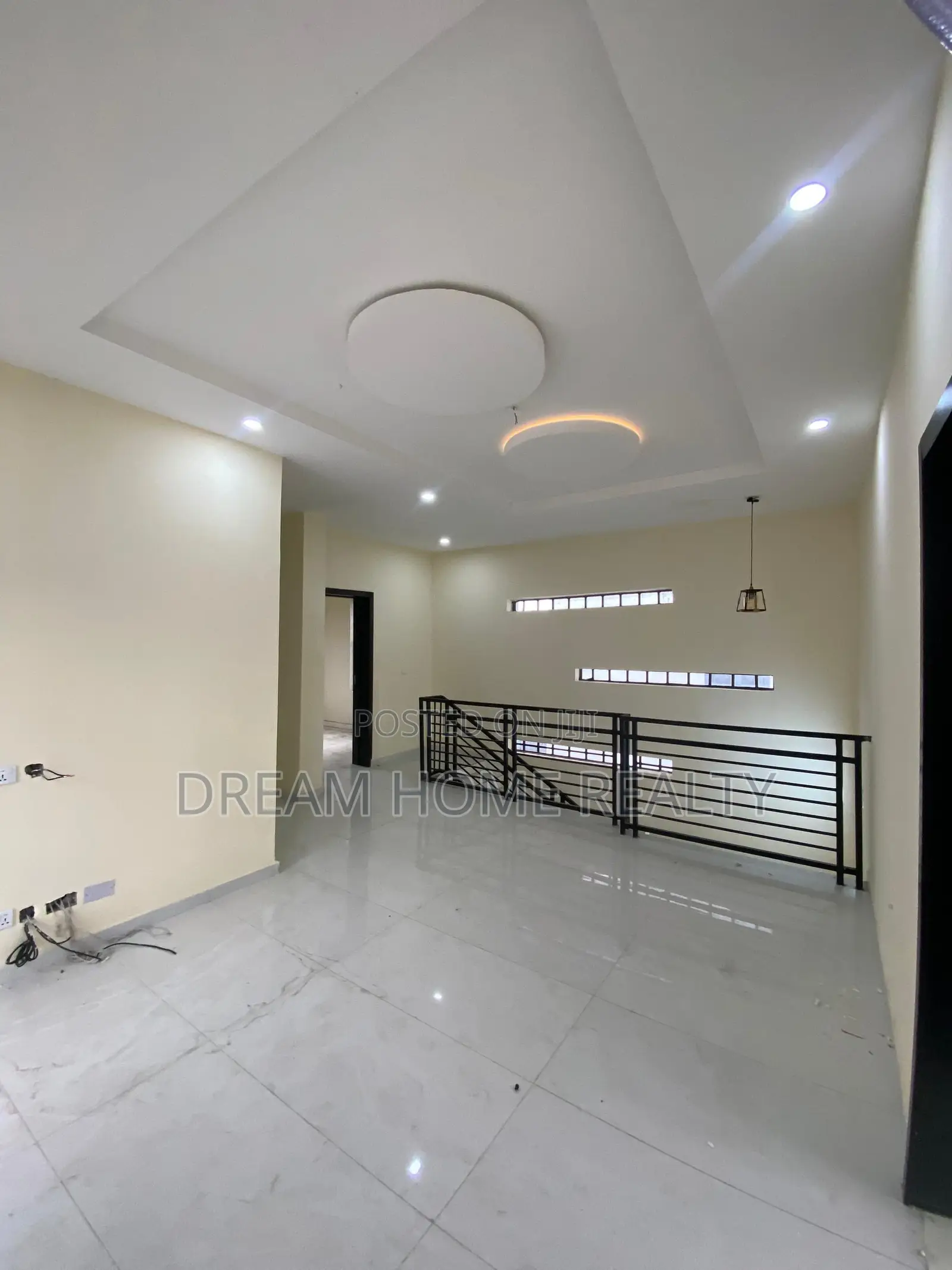 4bdrm Duplex in Ikota for rent in Ikota