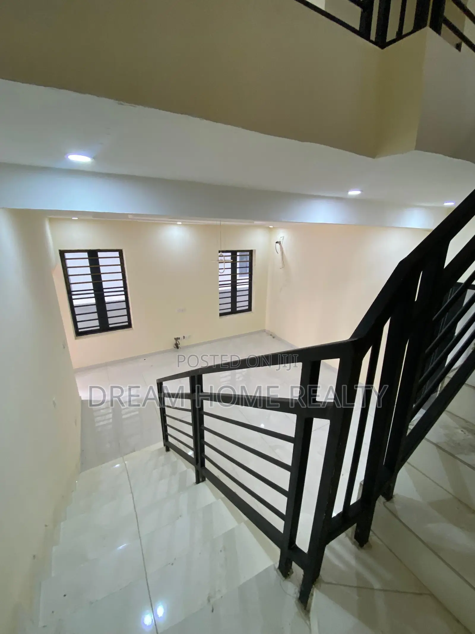 4bdrm Duplex in Ikota for rent in Ikota