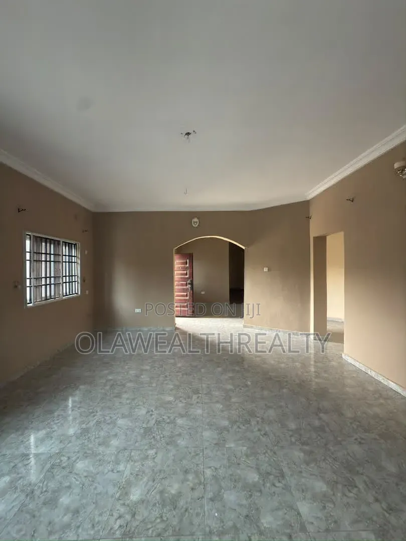 3bdrm Block of Flats in Akobo for rent in Akobo