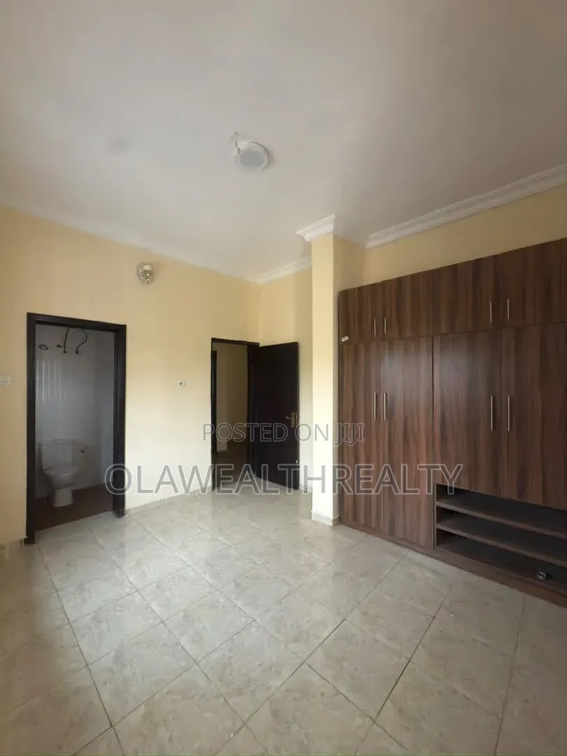 3bdrm Block of Flats in Akobo for rent in Akobo
