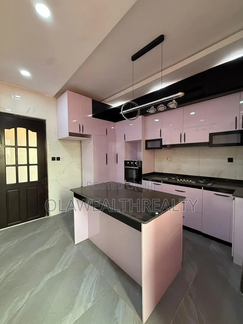 3bdrm Block of Flats in Akobo for rent in Akobo