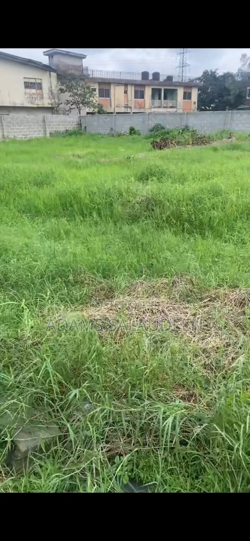 *A Land Measuring 1 and Half Plot at Jankara Clem Road in Alakuko