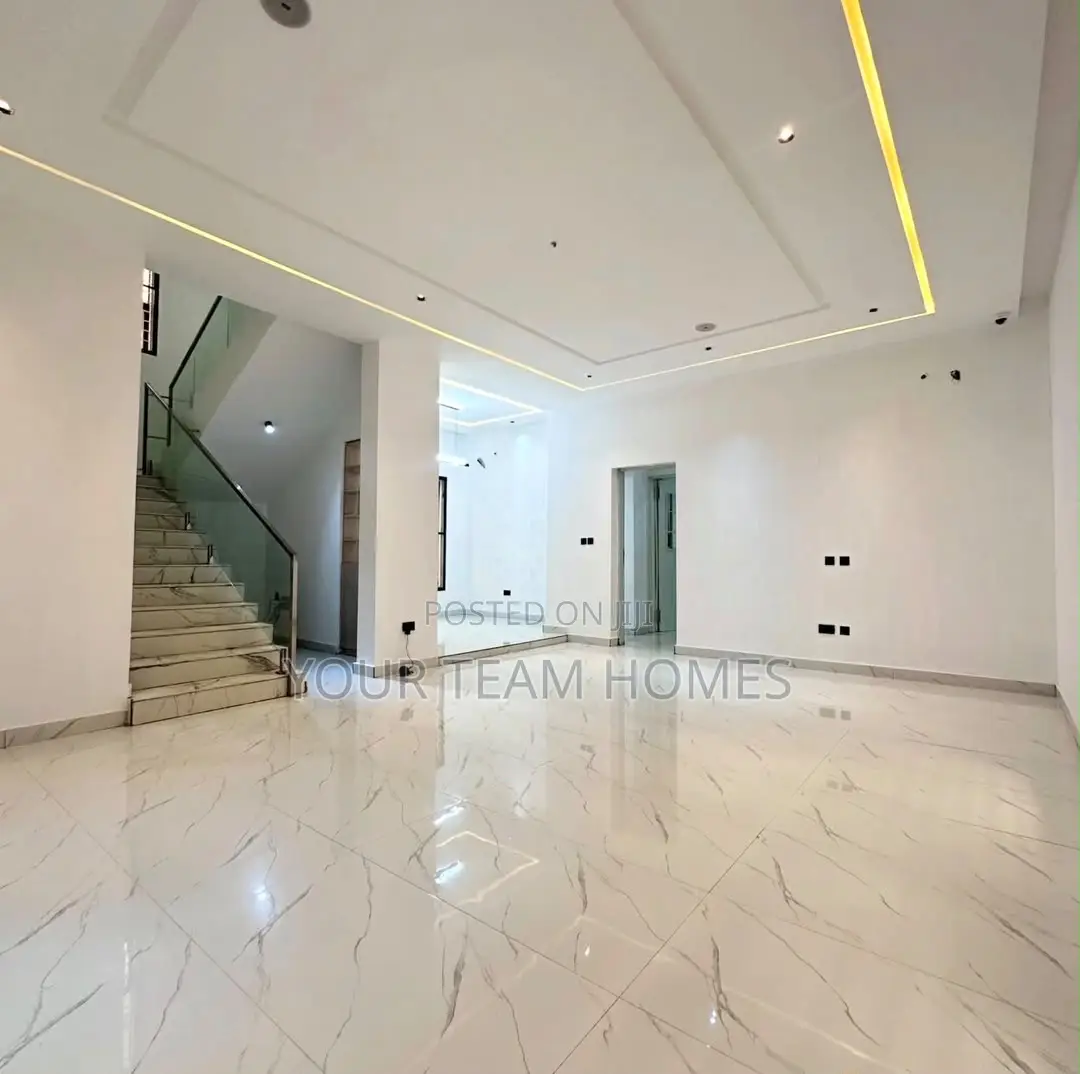 5bdrm Duplex in Apo for sale in Apo Resettlement