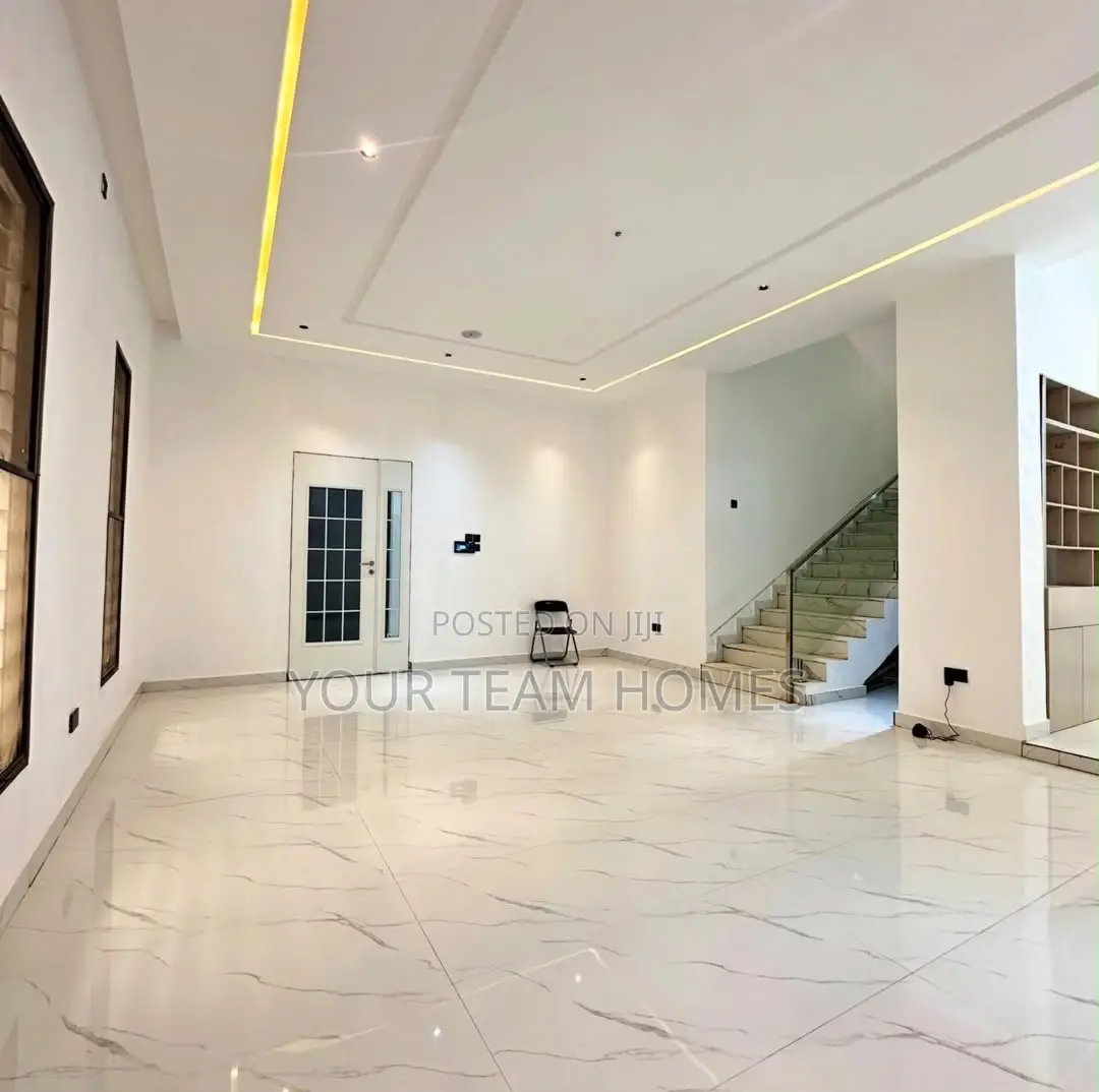 5bdrm Duplex in Apo for sale in Apo Resettlement