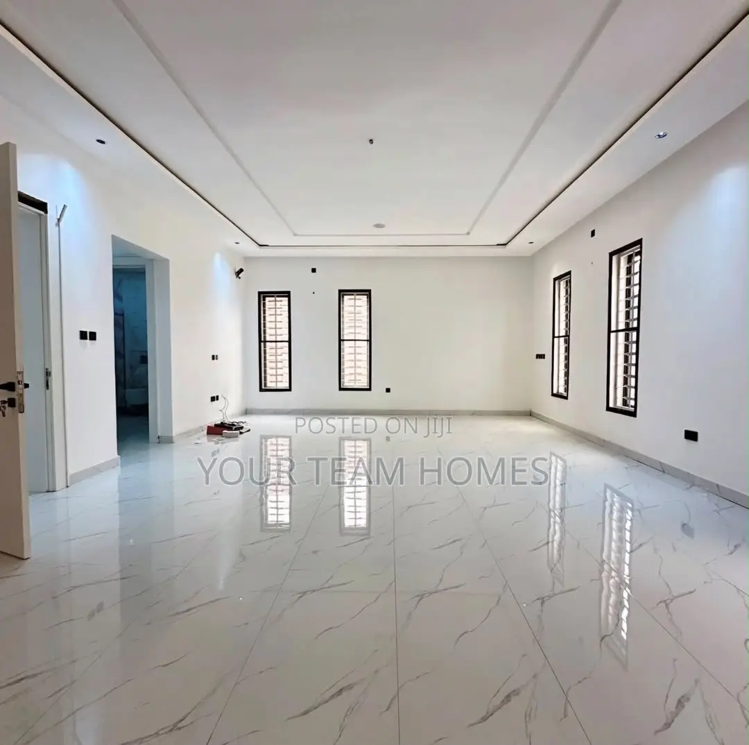 5bdrm Duplex in Apo for sale in Apo Resettlement