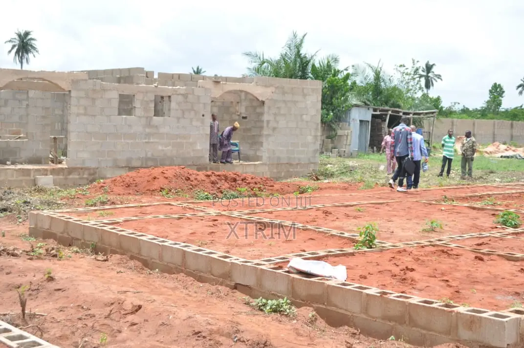 For Sale – Lafuwape, Lagos–ibadan Expressway in Obafemi-Owode