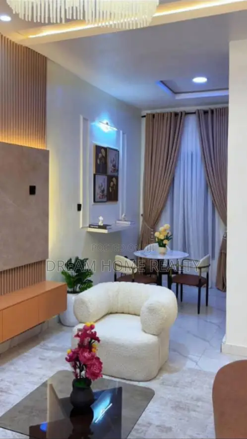 Furnished 2bdrm Duplex in Ikota for sale in Ikota