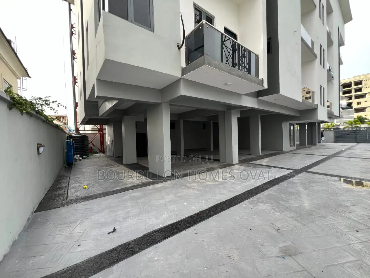 4bdrm Apartment in Phase Phase 1 Lagos for sale in Lekki Phase 1