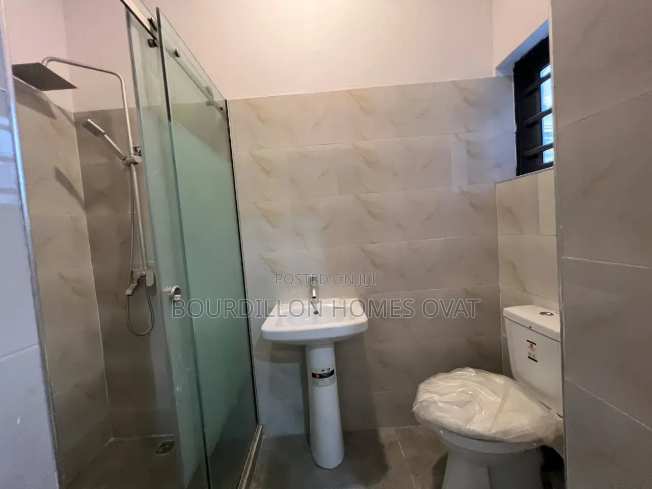4bdrm Apartment in Phase Phase 1 Lagos for sale in Lekki Phase 1