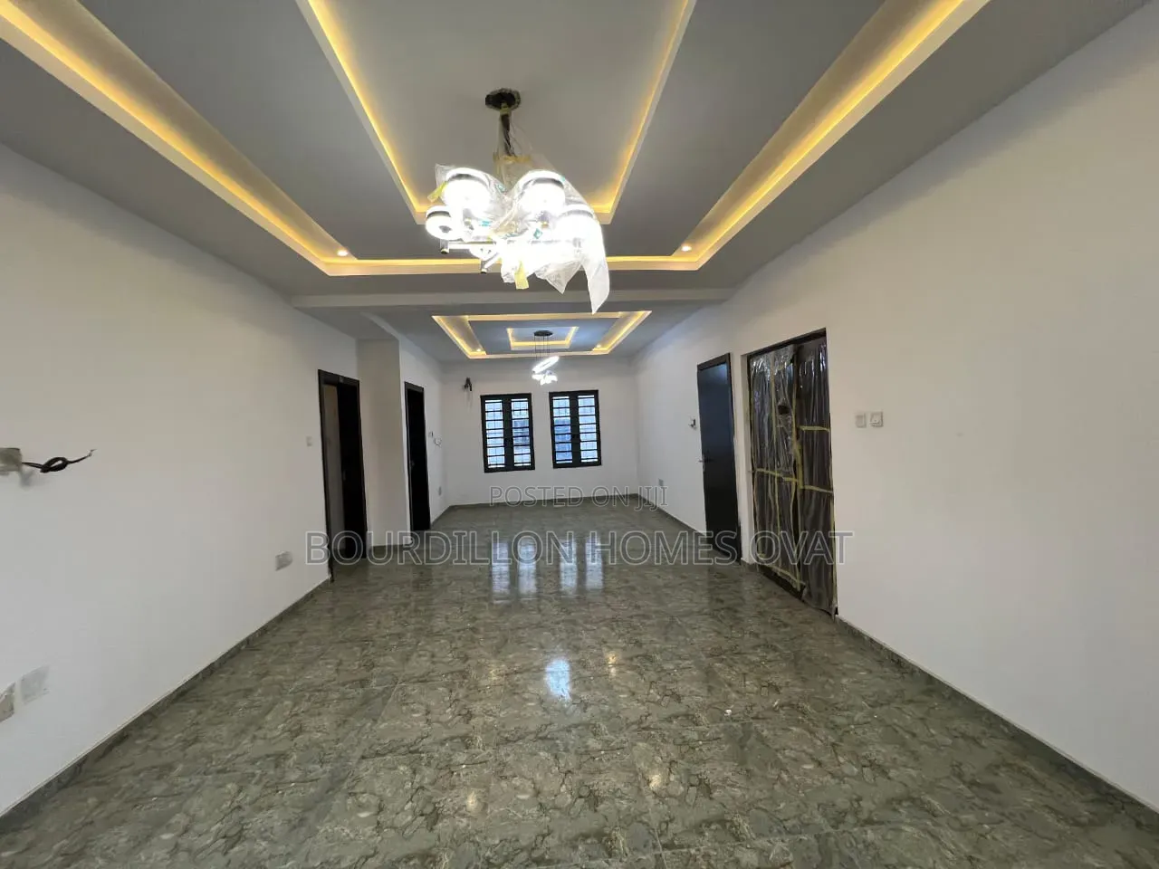 4bdrm Apartment in Phase Phase 1 Lagos for sale in Lekki Phase 1