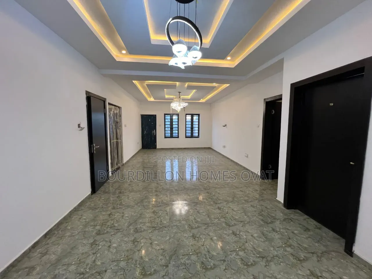 4bdrm Apartment in Phase Phase 1 Lagos for sale in Lekki Phase 1