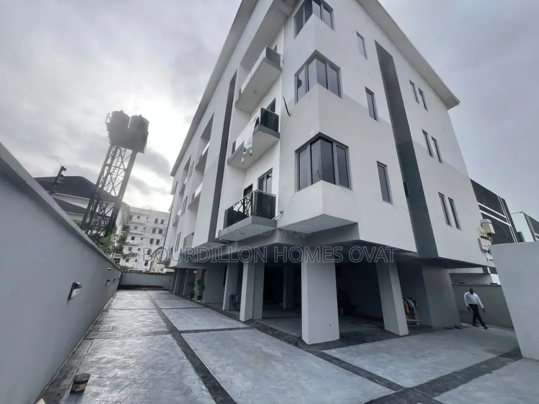 4bdrm Apartment in Off Freedom Way for sale in Lekki Phase 1