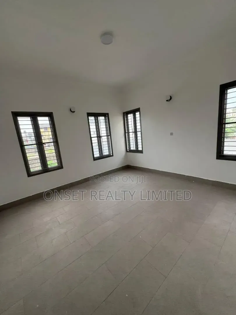 2bdrm Block of Flats in Bashorun Estate, Sangotedo for rent in Sangotedo