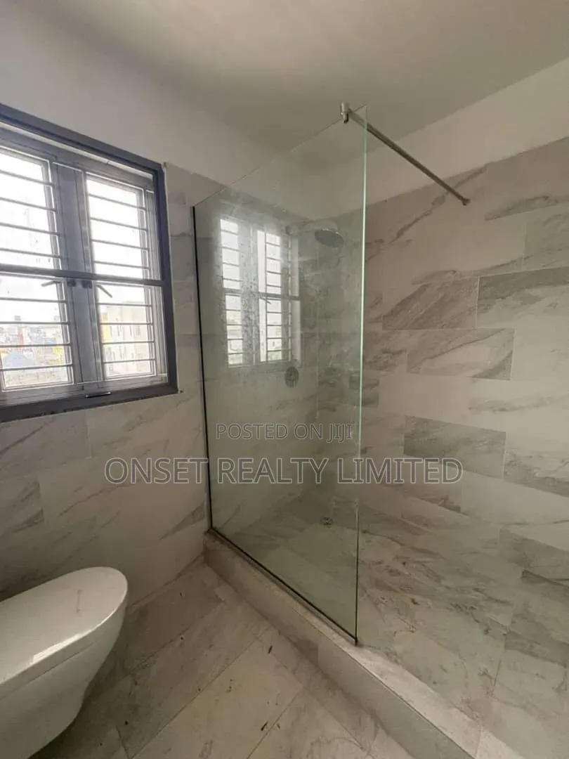 2bdrm Block of Flats in Bashorun Estate, Sangotedo for rent in Sangotedo