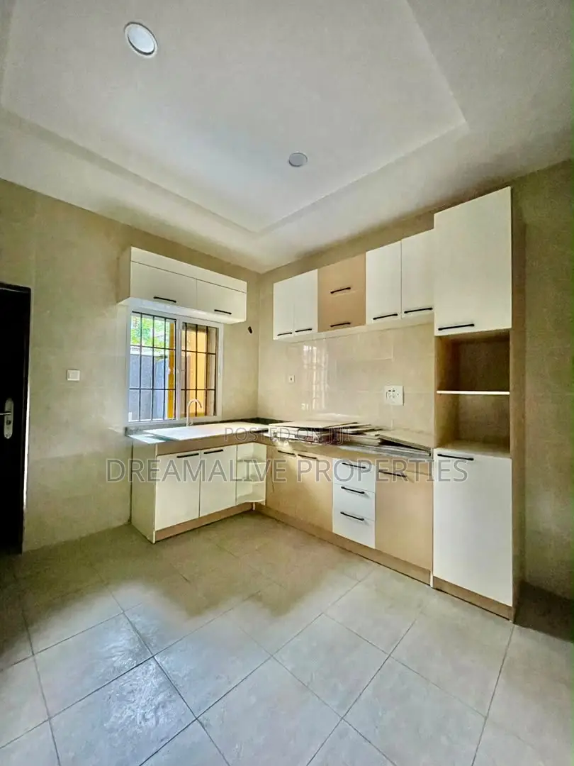 3bdrm Apartment in Gate Estate, Dawaki for rent in Dawaki