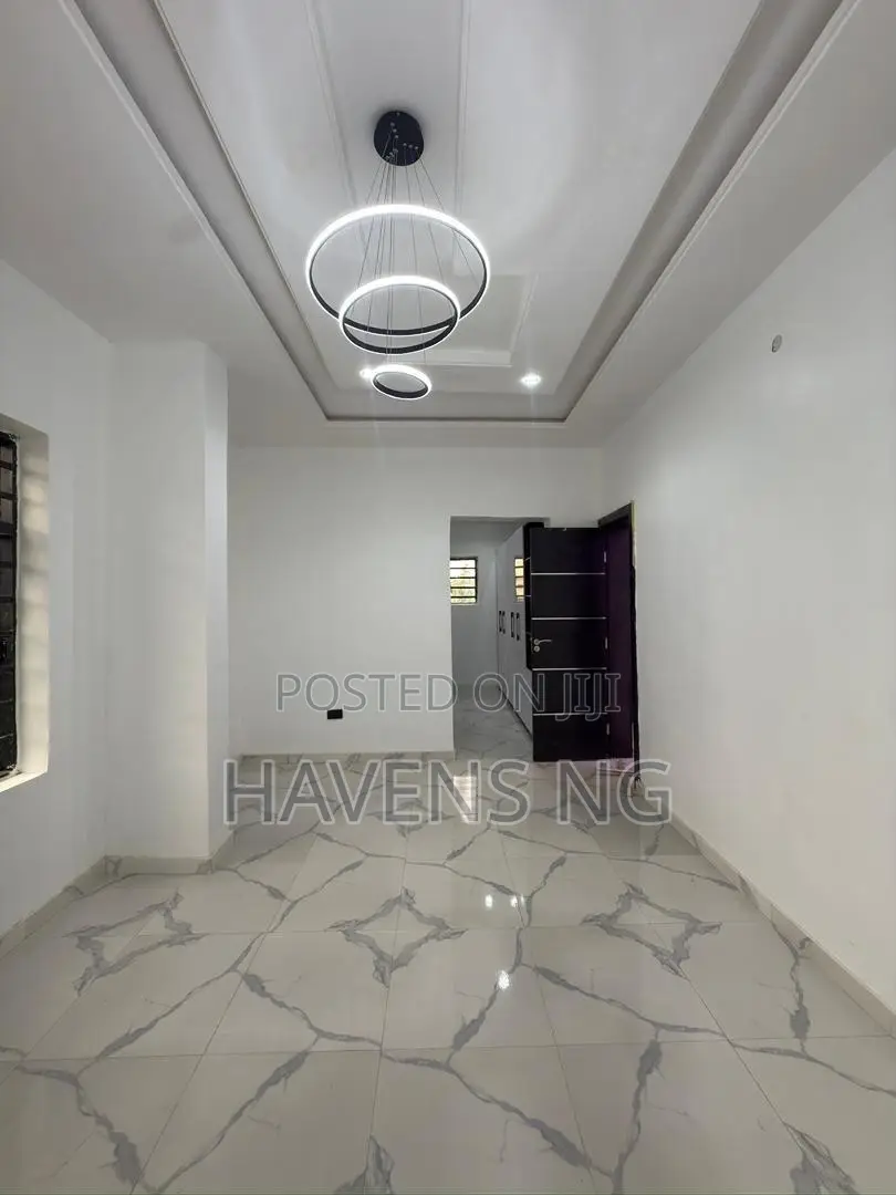 4bdrm Penthouse in Old Bodija for sale in Old Bodija