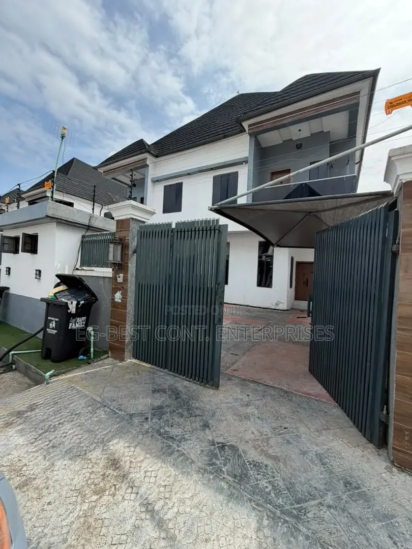 4bdrm Duplex in Chevron Estate for sale in Abraham Adesanya Estate