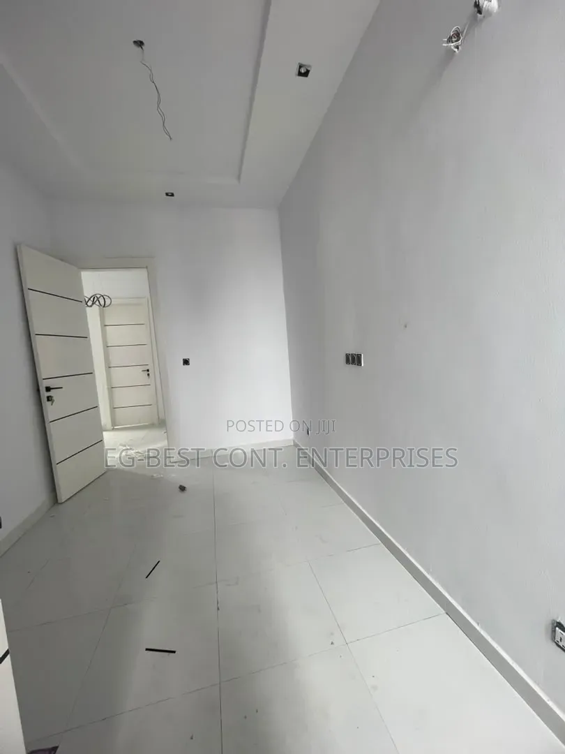 4bdrm Duplex in Ikota for sale in Ikota