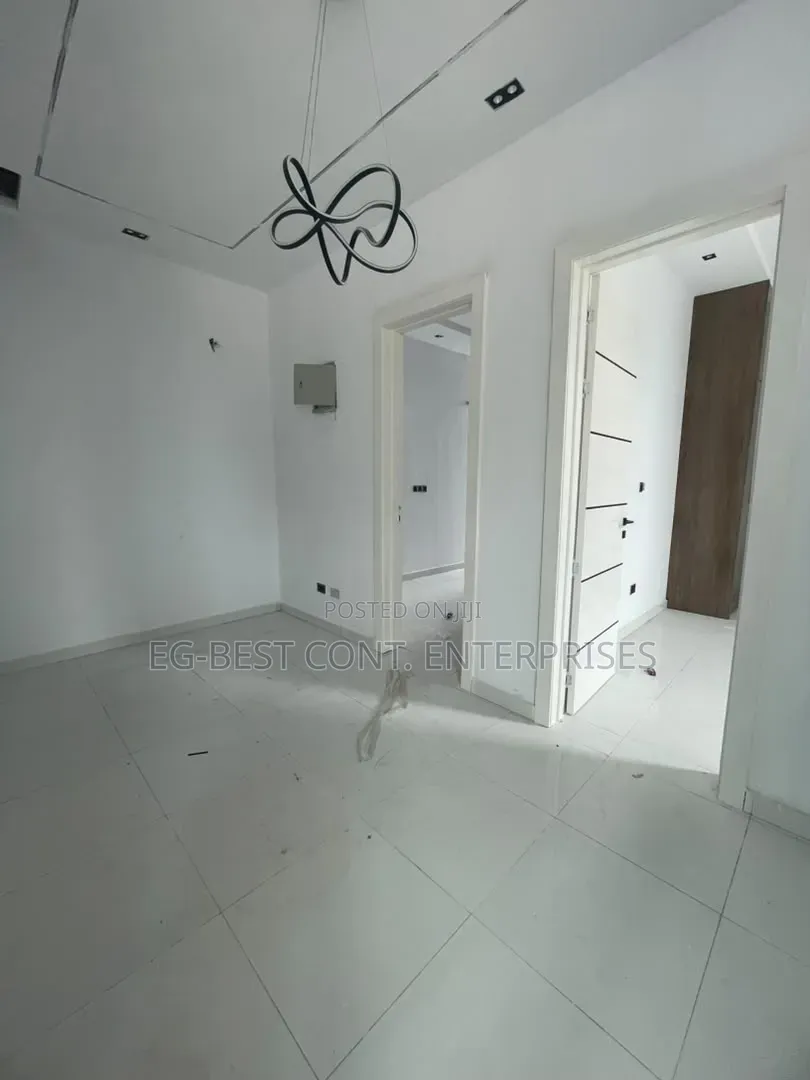 4bdrm Duplex in Ikota for sale in Ikota