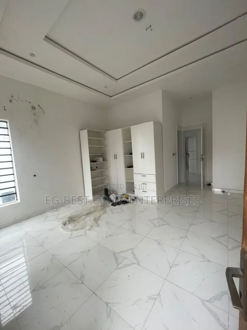 4bdrm Duplex in Ikota for rent in Ikota