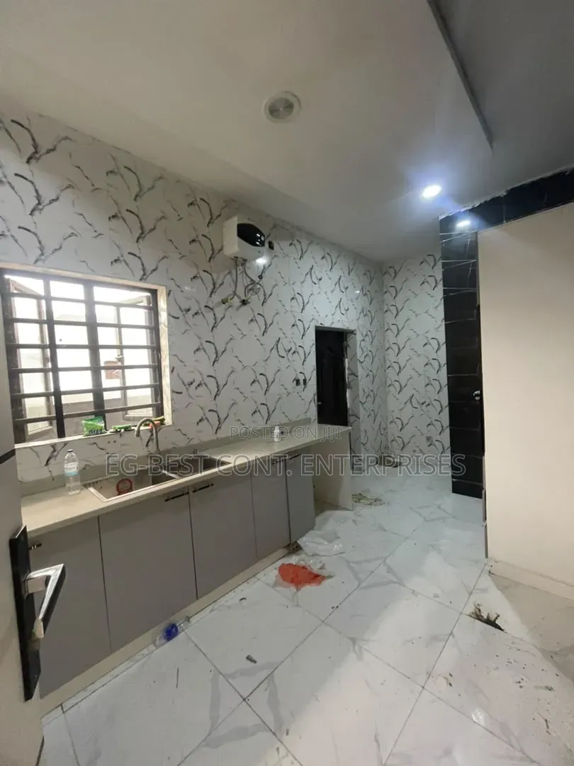 4bdrm Duplex in Ikota for rent in Ikota