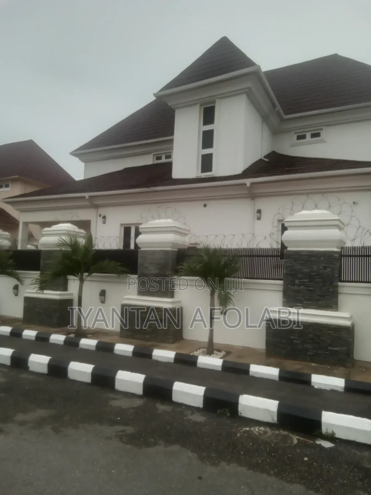 7bdrm Duplex in River Park Estate, FHA for sale in FHA