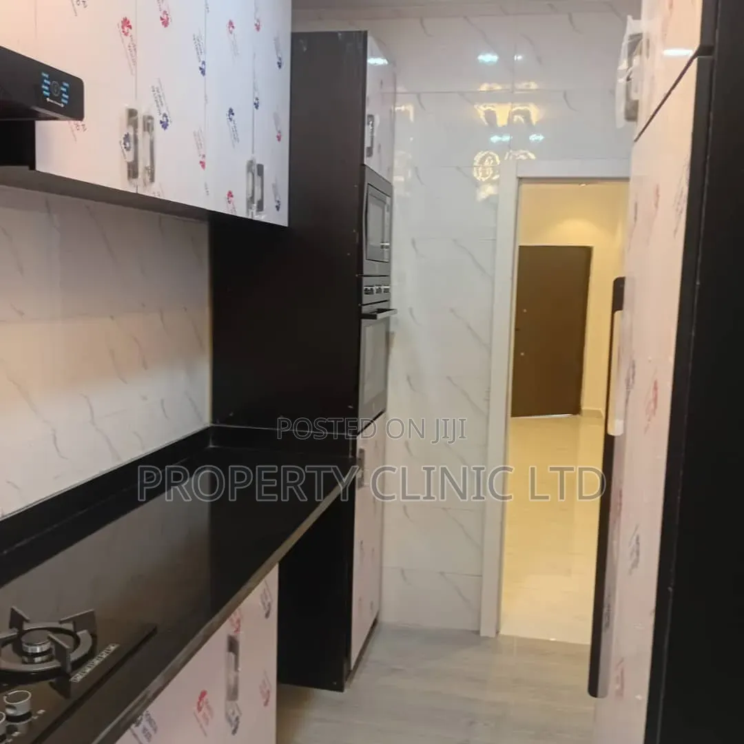 3bdrm Block of Flats in Soluyi for sale in Soluyi