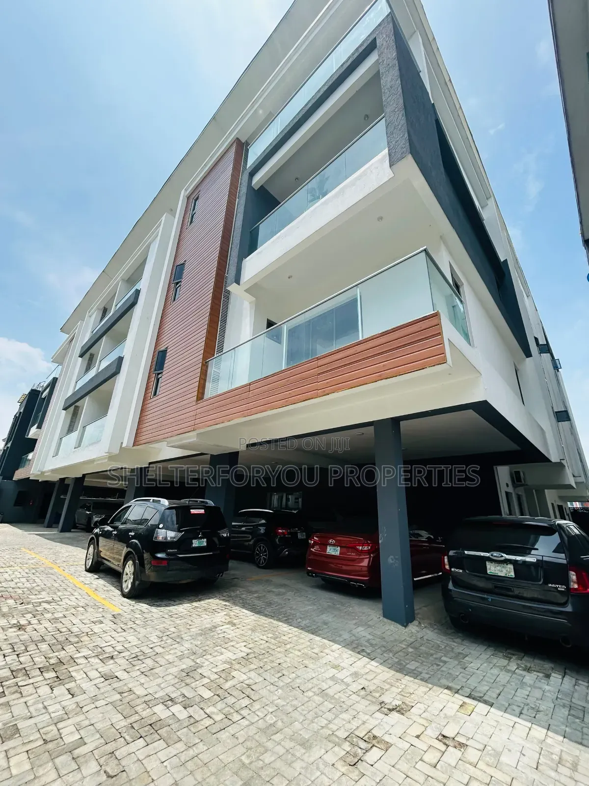3bdrm Apartment in Ikate for sale in Ikate