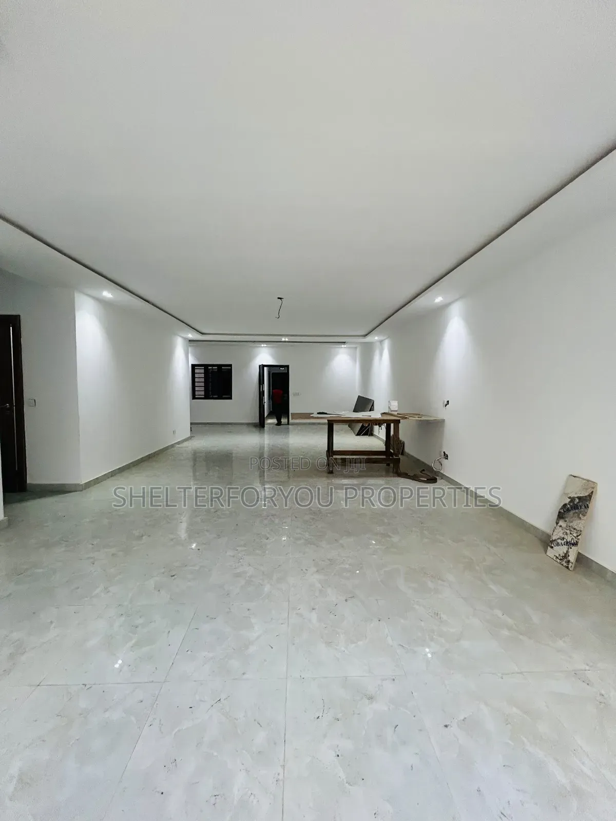 3bdrm Apartment in Ikate for sale in Ikate
