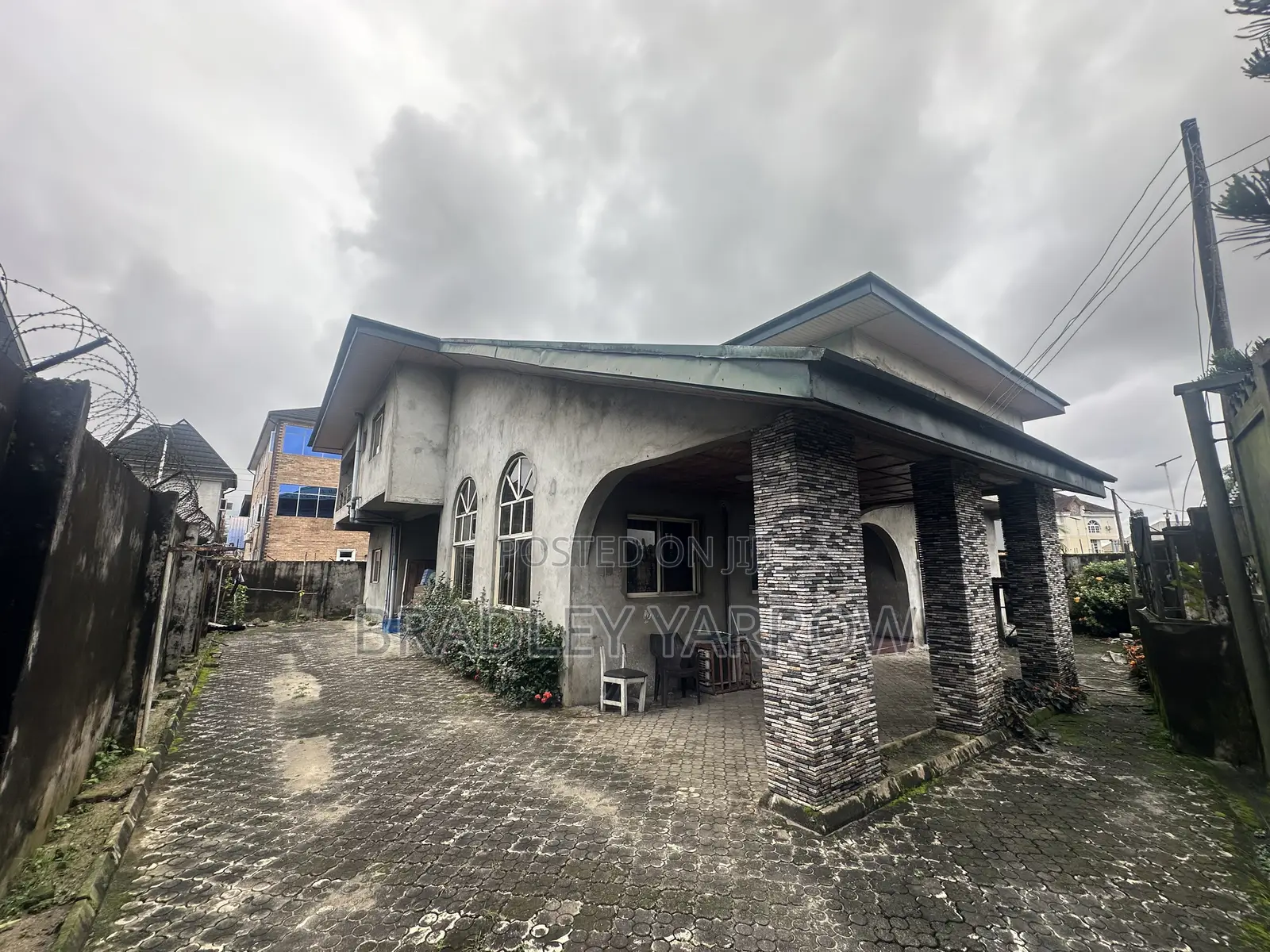 6bdrm Duplex in Eagle Island, D-Line for sale in D-Line