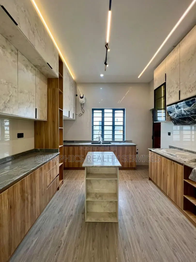 4bdrm Duplex in Off Lekki-Epe Expressway for sale in Off Lekki-Epe Expressway