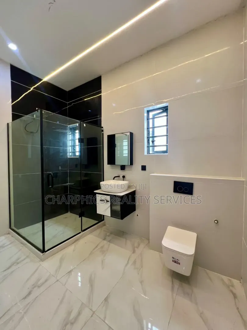4bdrm Duplex in Off Lekki-Epe Expressway for sale in Off Lekki-Epe Expressway
