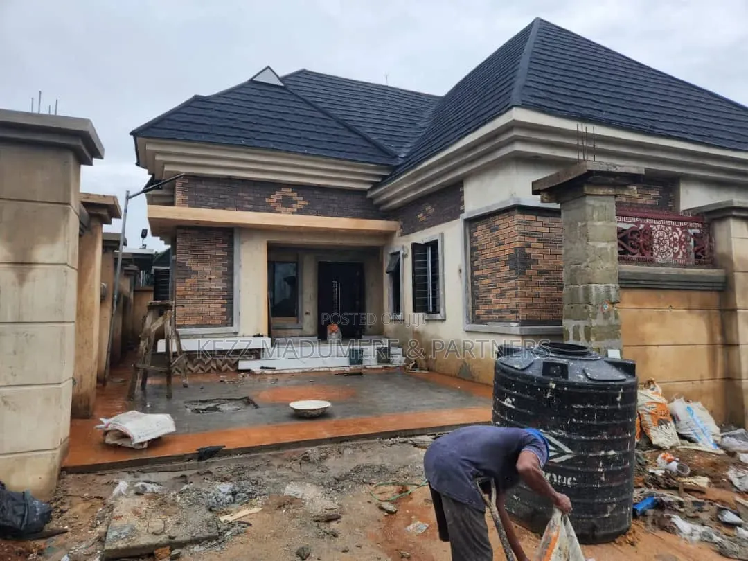 3bdrm Bungalow in Behind Magic Fm Aba for sale in Aba North