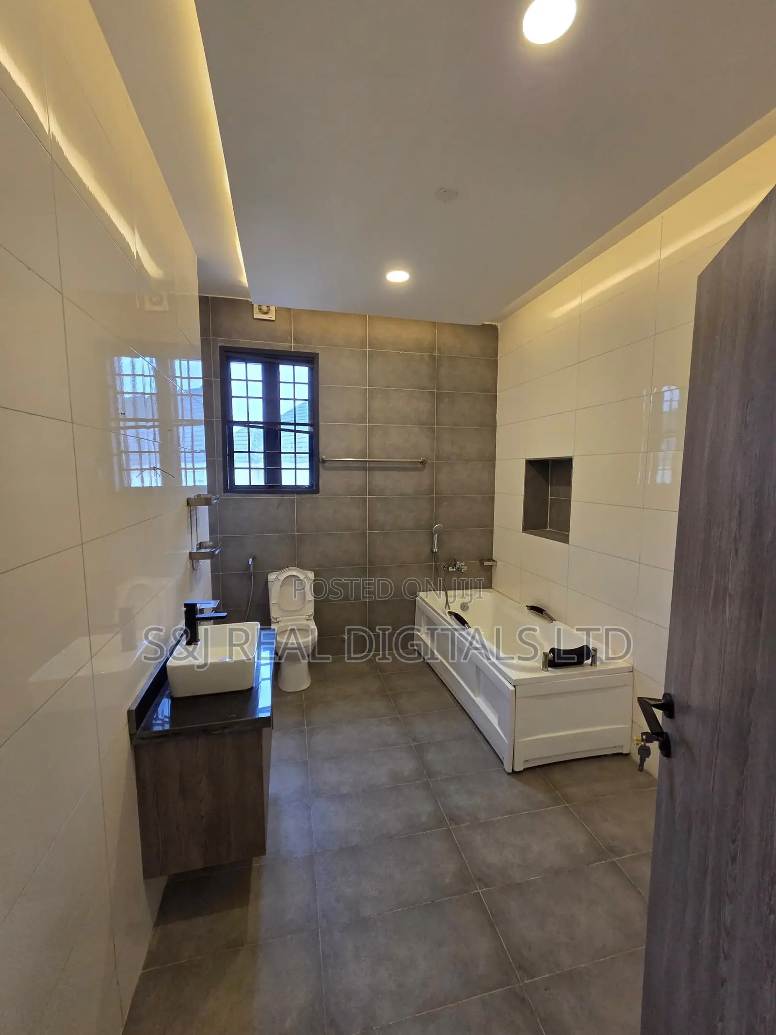 5bdrm Duplex in Dawaki for sale in Dawaki
