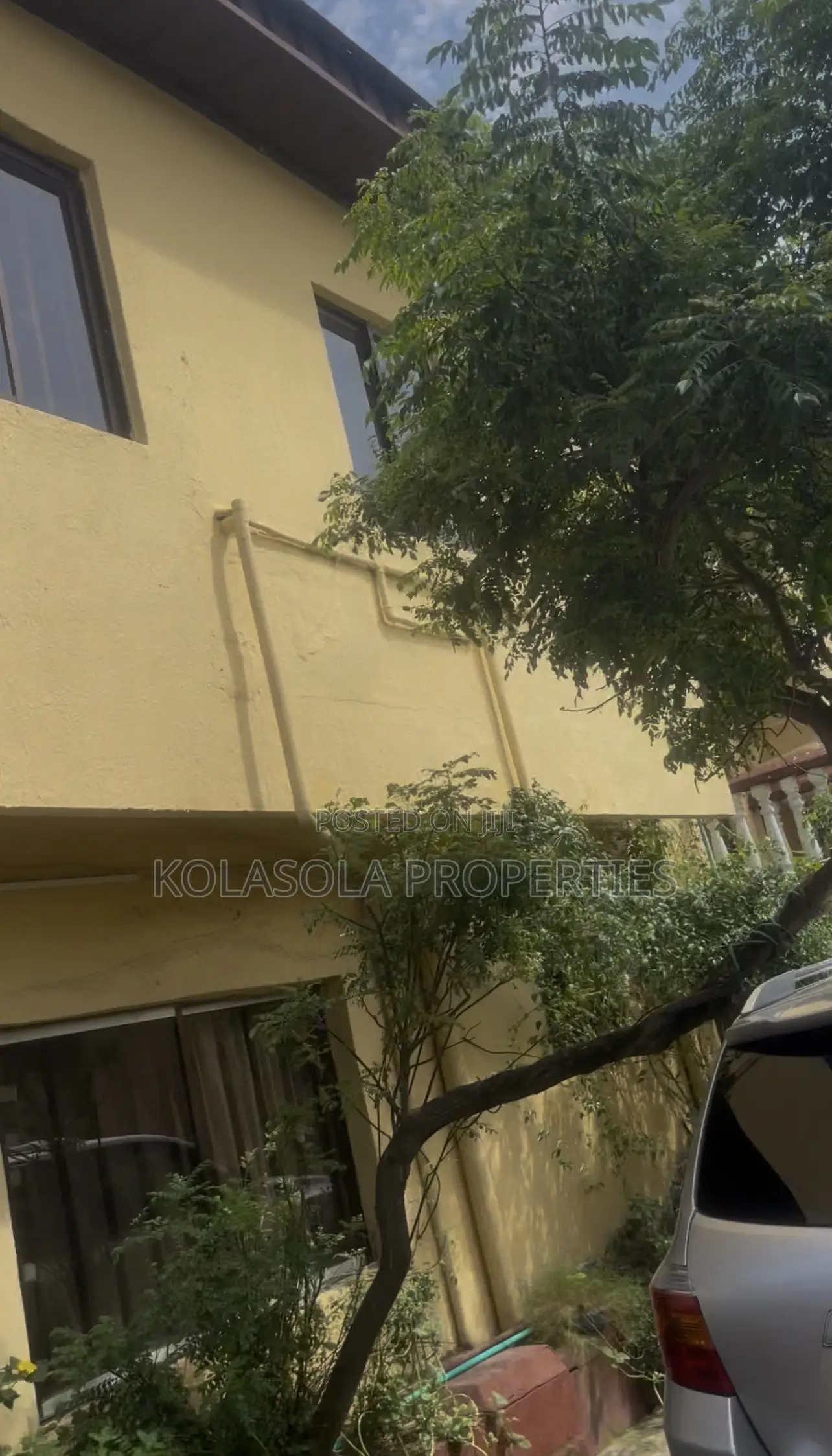 6bdrm Block of Flats in Gbolade Adebanjo, Coker Road for sale in Coker Road