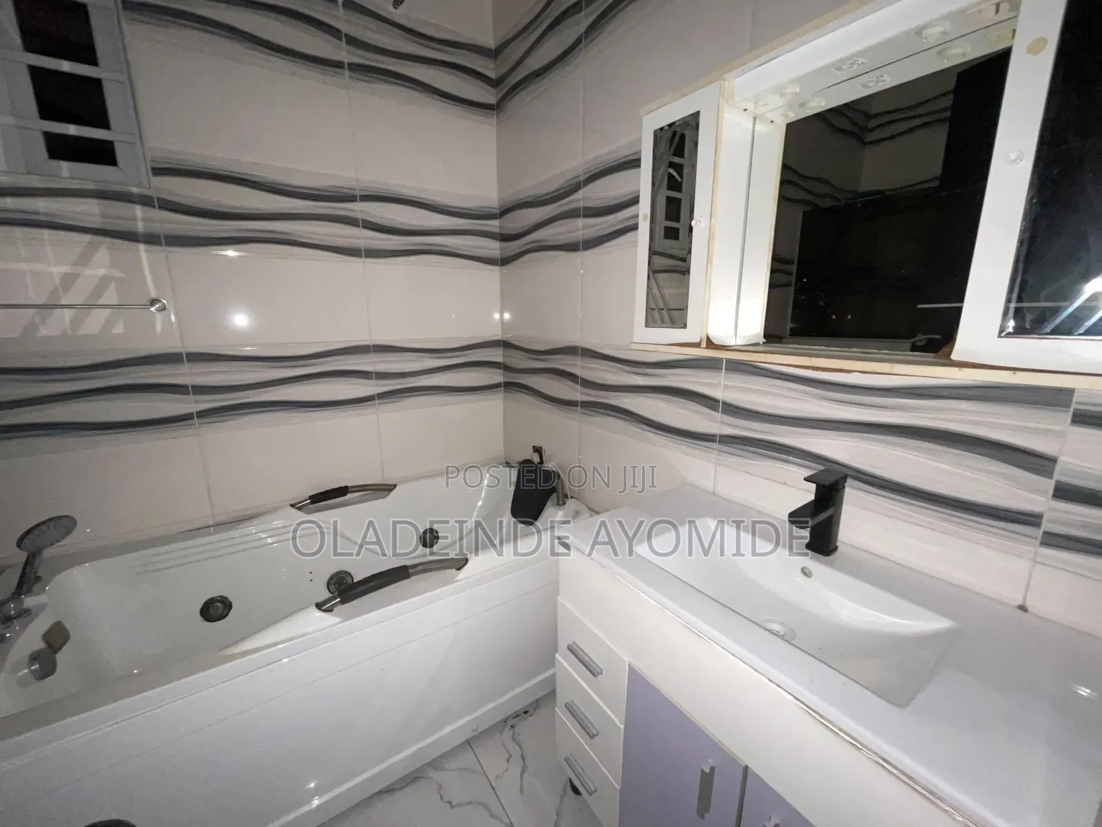 4bdrm Duplex in Chevy View Estate, Chevron for rent in Chevron