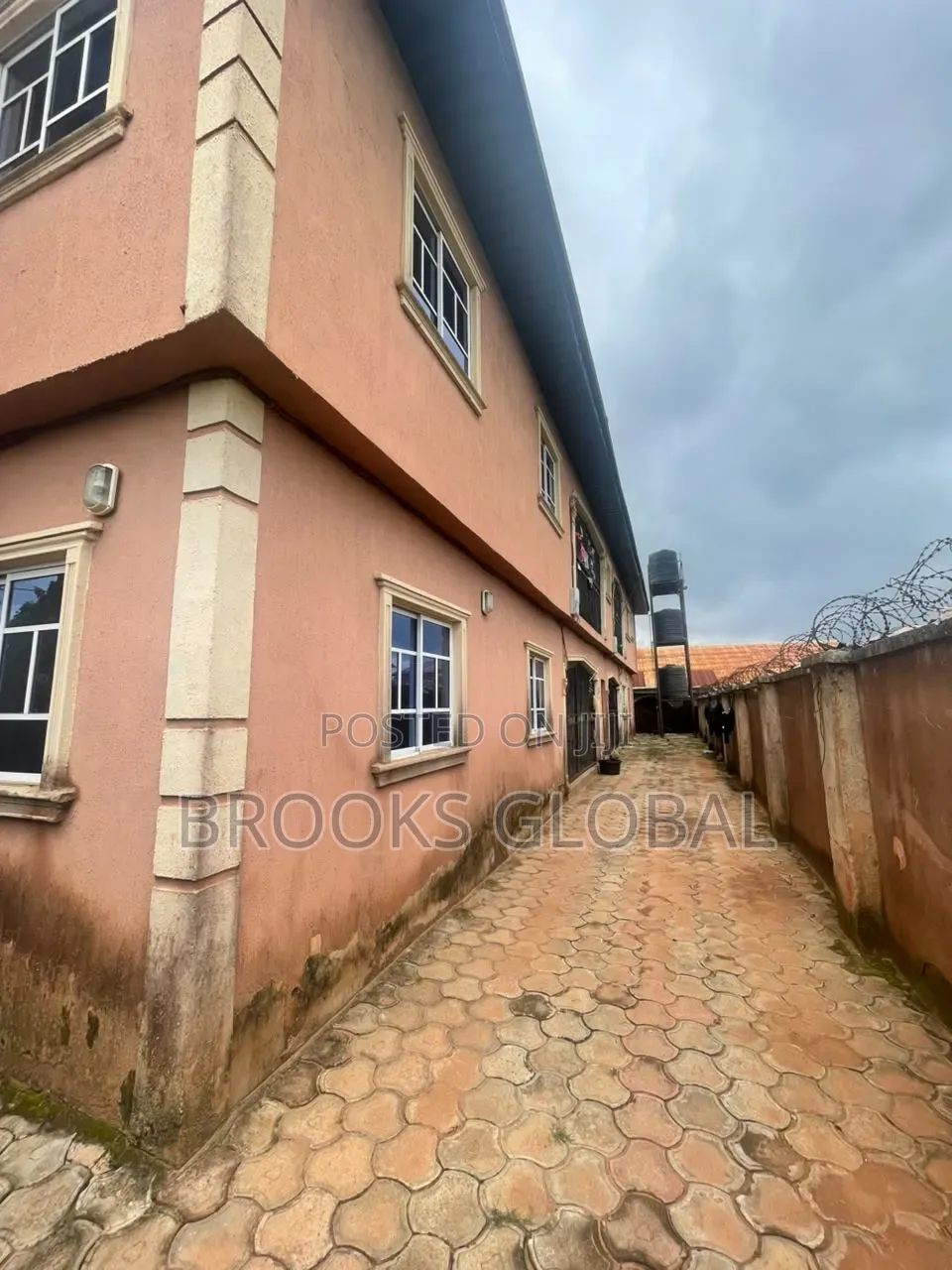 3bdrm Block of Flats in Benin City for sale in Benin City
