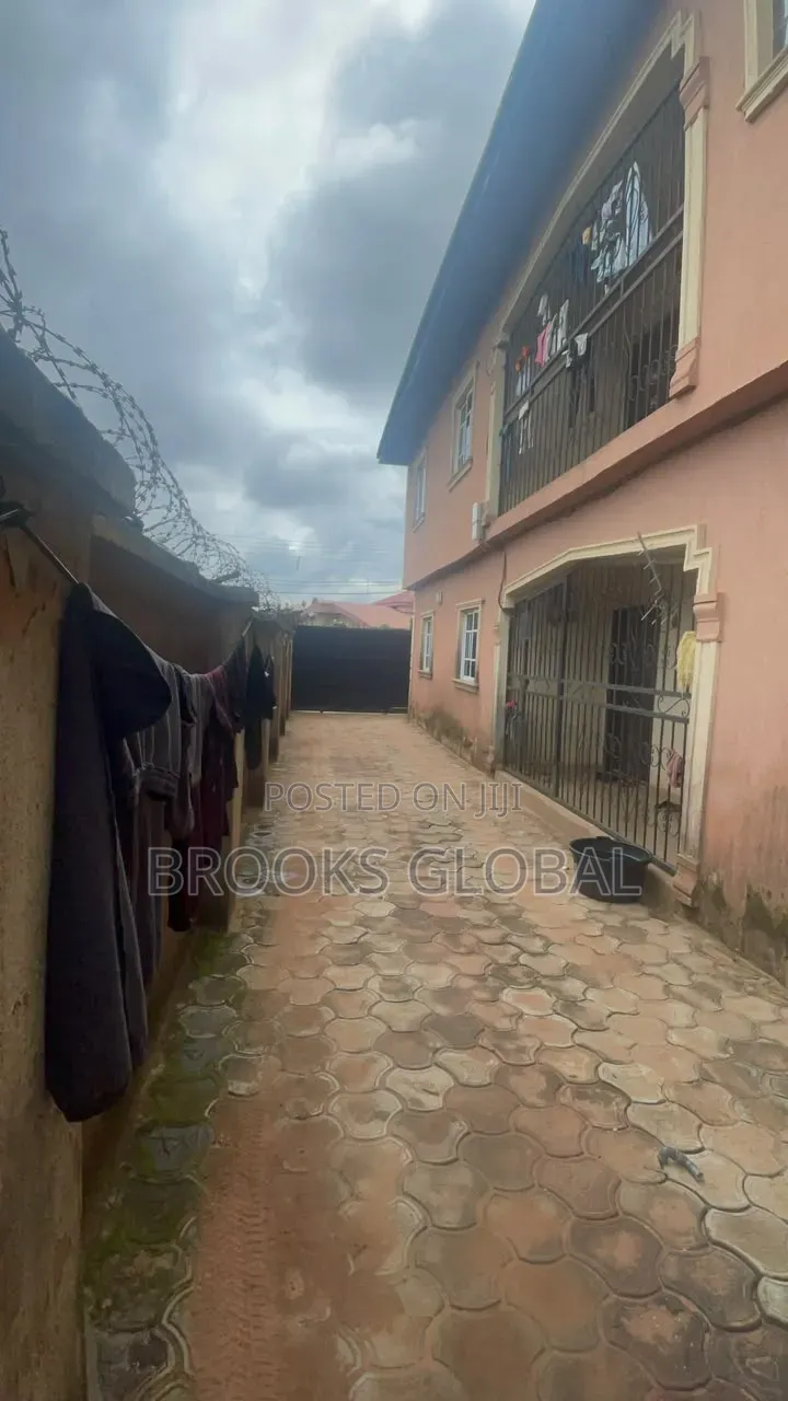 3bdrm Block of Flats in Benin City for sale in Benin City