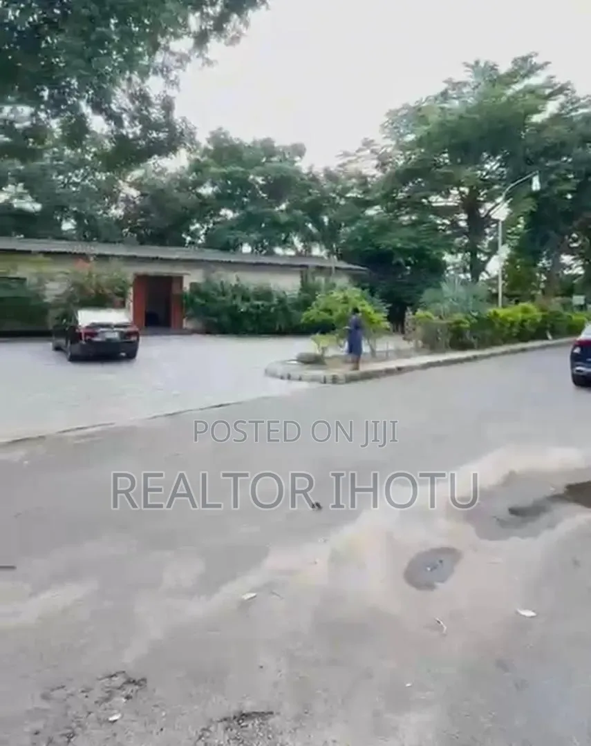 1000sqm, Prime Commercial Property for Sale – Wuse 2, Abuja in Zone 2 / Wuse