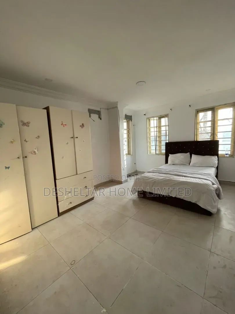 3bdrm Shared Apartment in Southern View Estate, Chevron for rent in Chevron