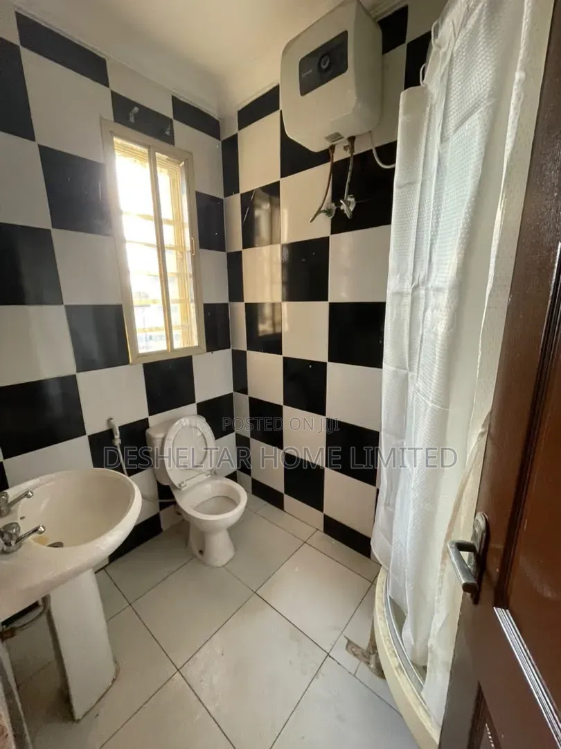 3bdrm Shared Apartment in Southern View Estate, Chevron for rent in Chevron