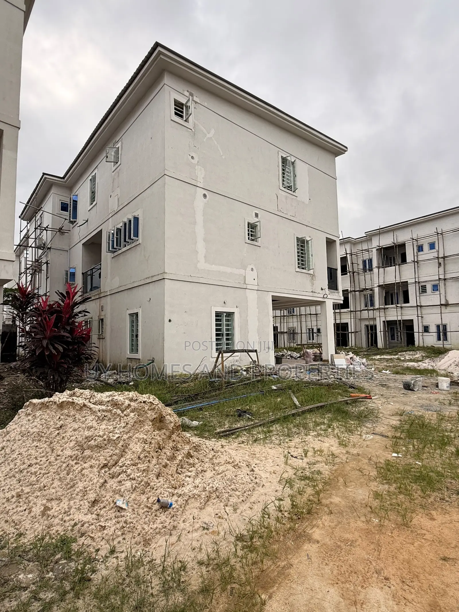 5bdrm Duplex in Old GRA for sale in Old GRA