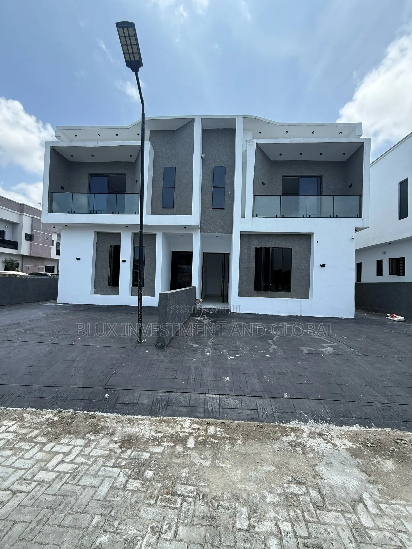 4bdrm Duplex in Ogombo for sale in Ogombo