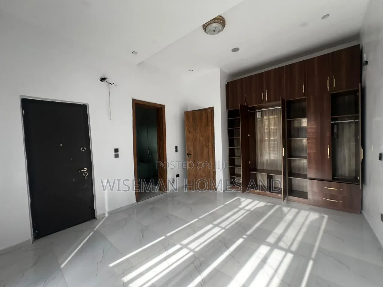 4bdrm Duplex in Off Spg Road Ologolo for rent in Ologolo