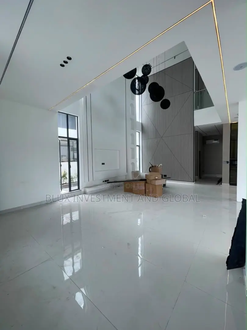 6bdrm Duplex in Osapa london for sale in Osapa london