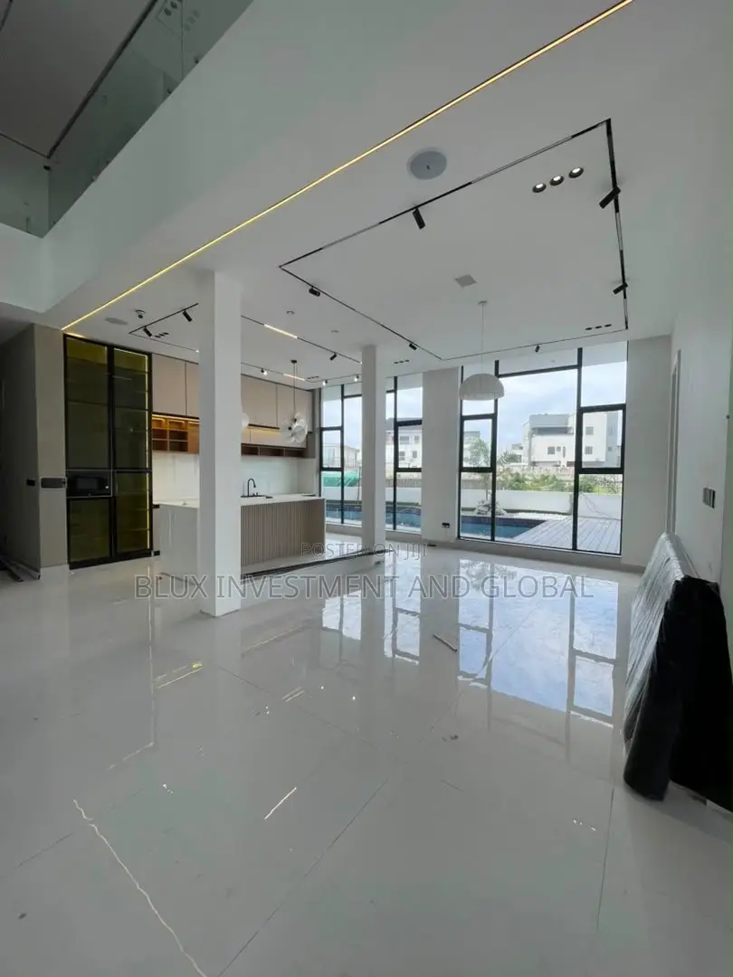 6bdrm Duplex in Osapa london for sale in Osapa london